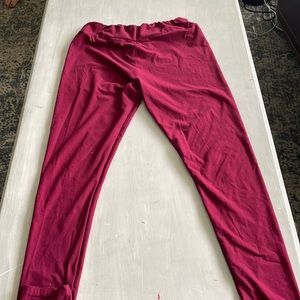 Burgundy thin leggings